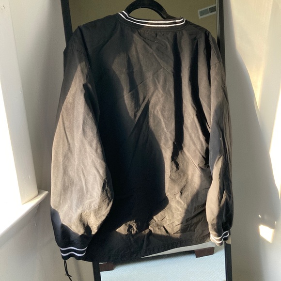 Wind-breaking Pull-Over - Picture 5 of 5